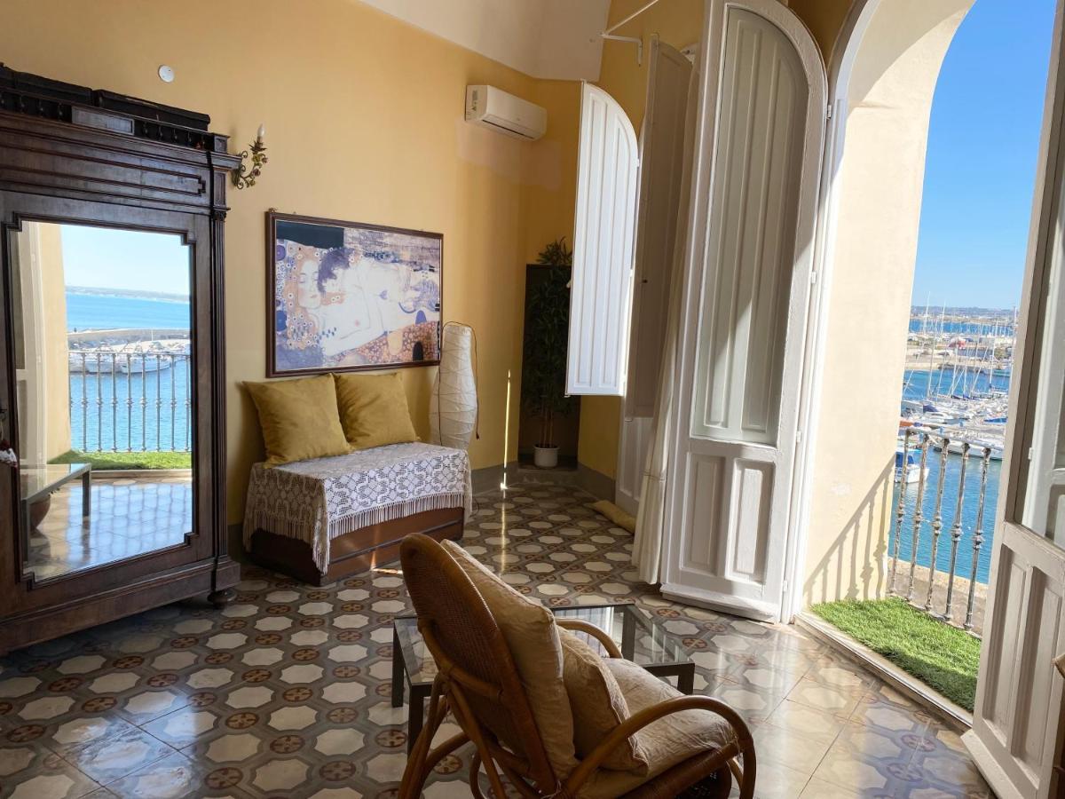 Bed and Breakfast Palazzo Barba Галлиполи Экстерьер фото